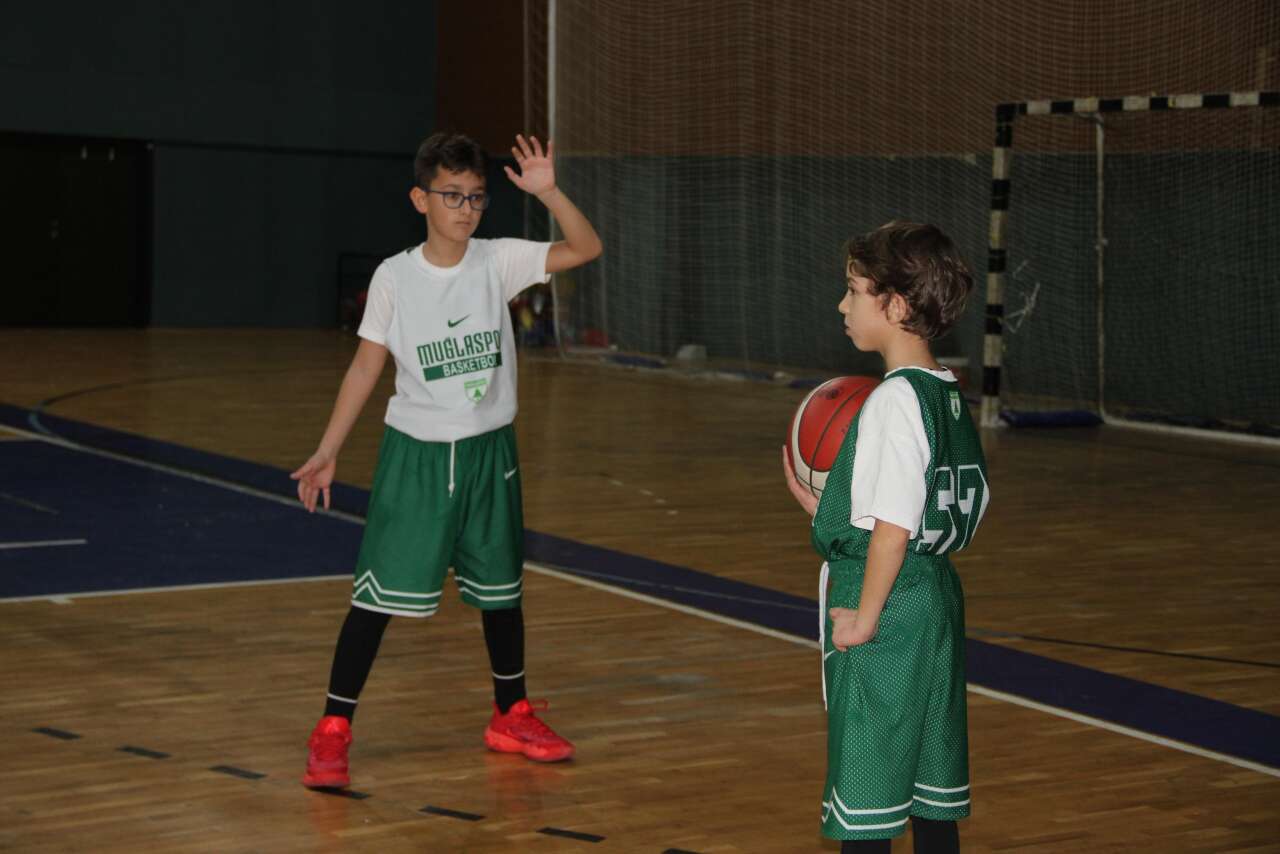 Muğlaspor Geleceğin Basketbolcularını Yetiştiriyor 2